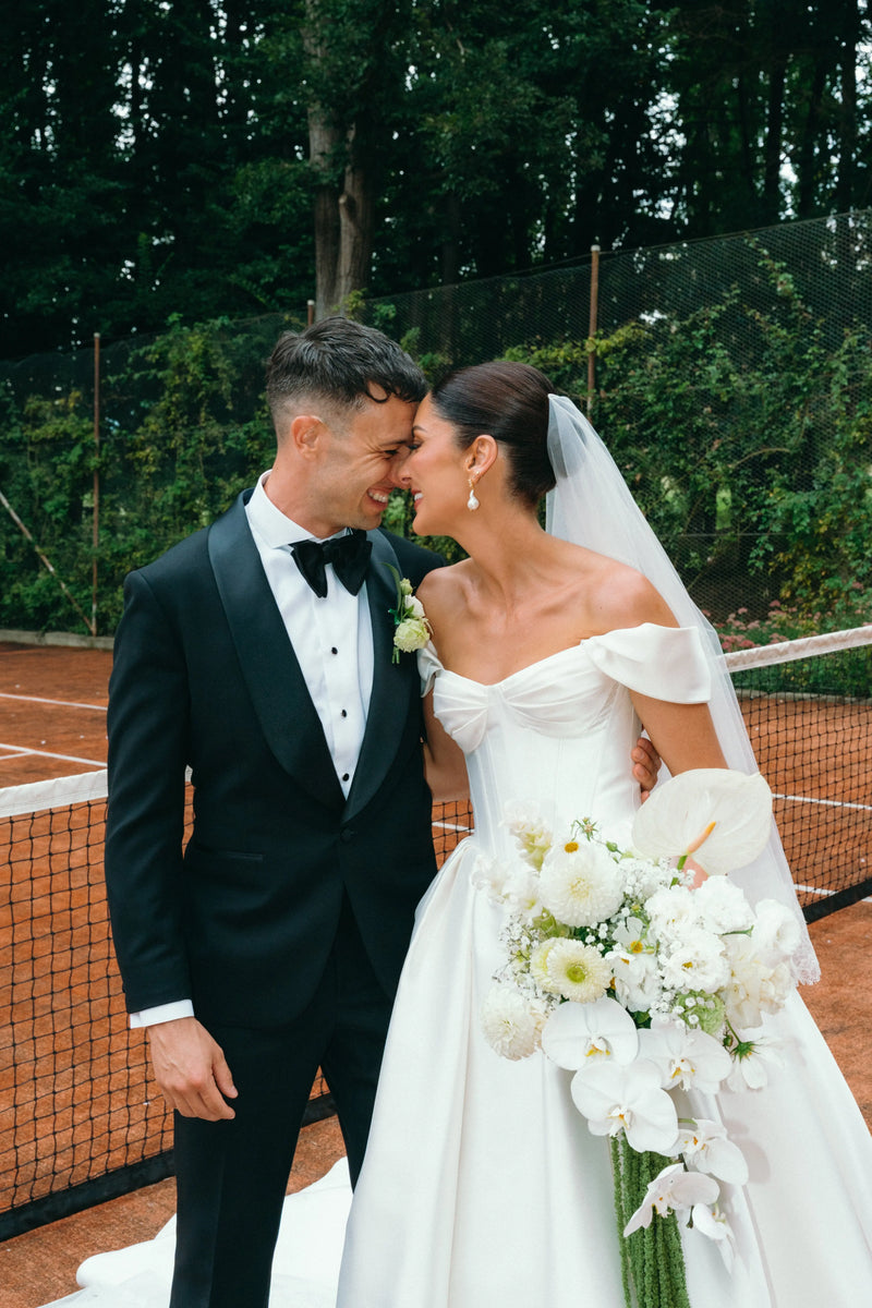 A Modern Love Story: Charlotte & Sam’s Elegant Wedding at Mona Farm Lolaknightofficial