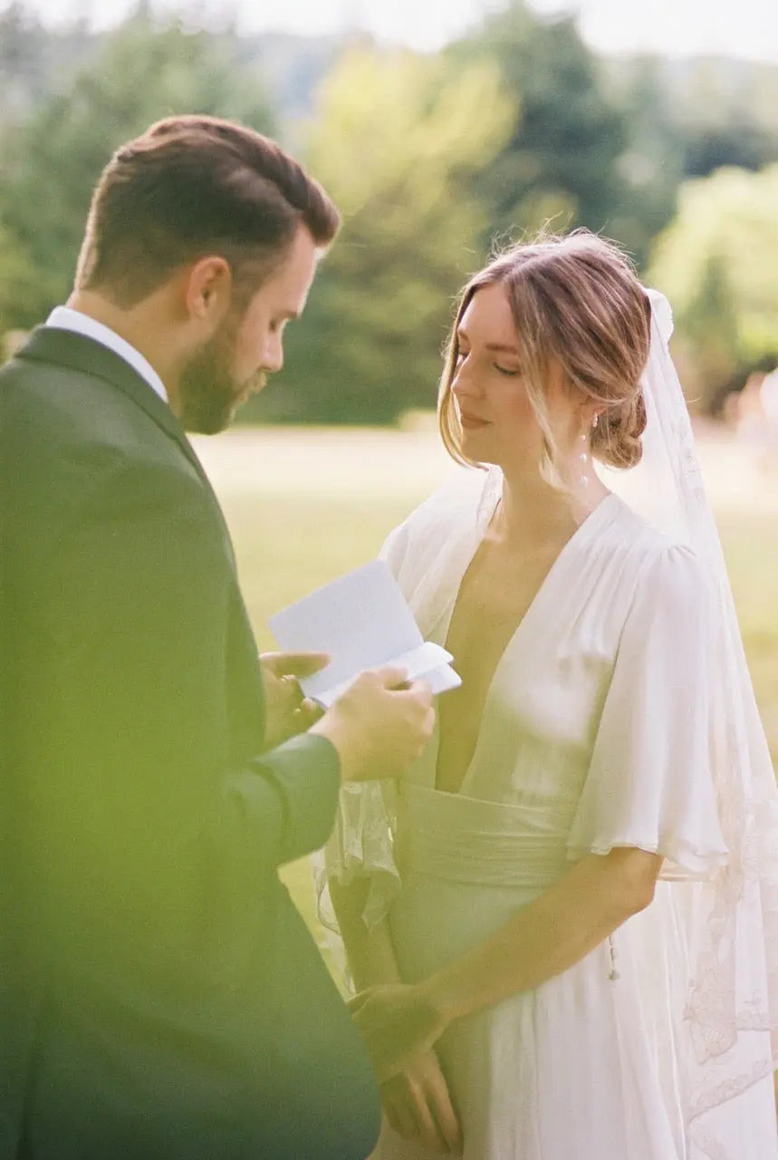Tarah & Steven's Simple Yet Elegant Wedding Lolaknightofficial