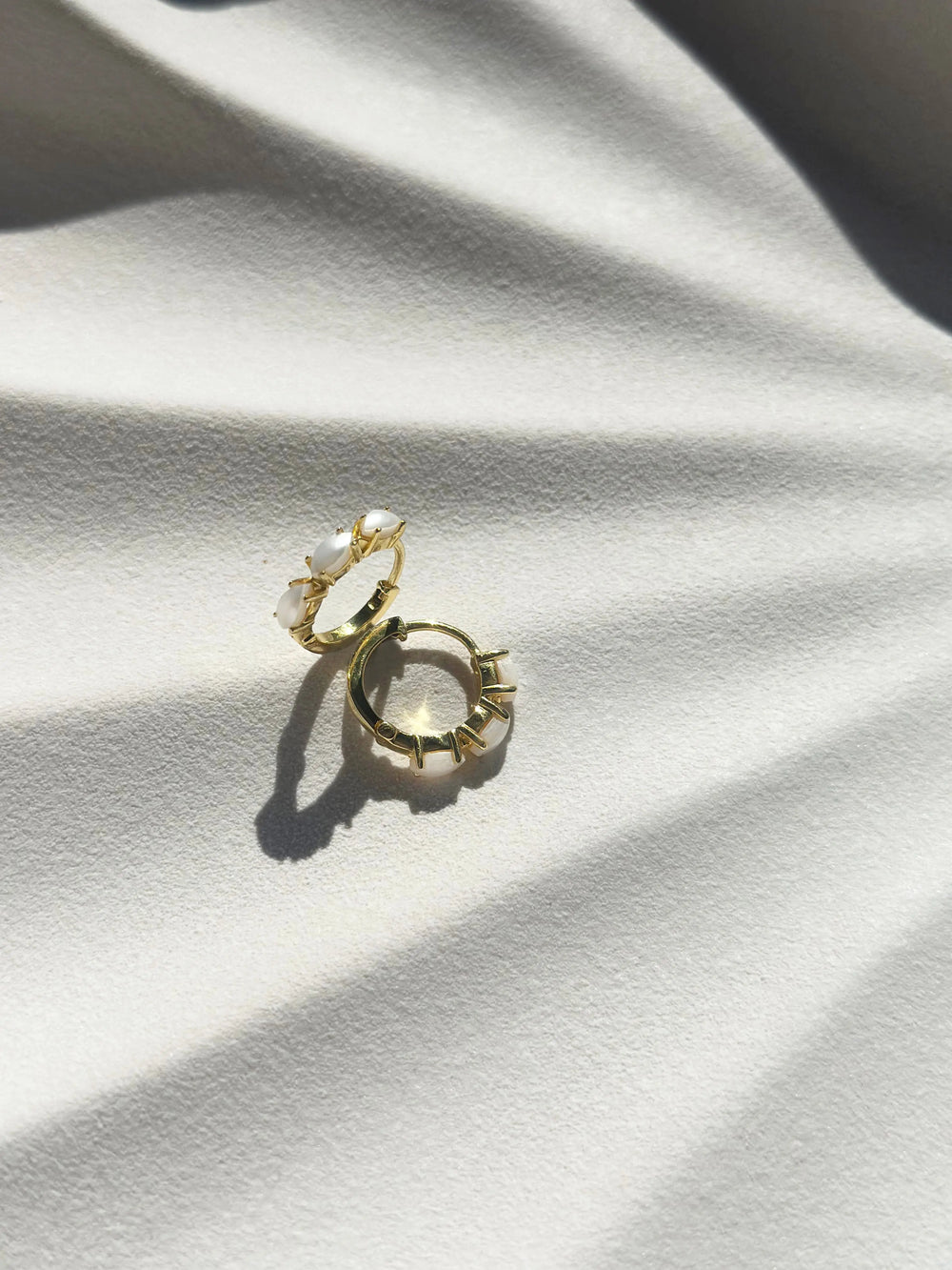 Bridal Elegance - 18ct Gold Bowie Pearl Huggie | Australia