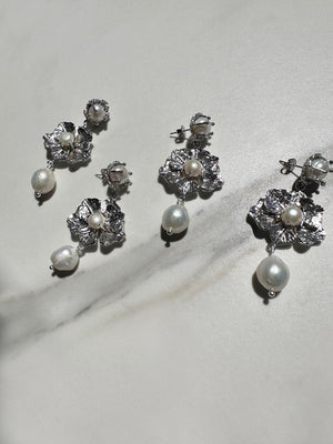 
                  
                    Load image into Gallery viewer, ARIA PEARL BRIDAL EARRINGS SILVER
                  
                