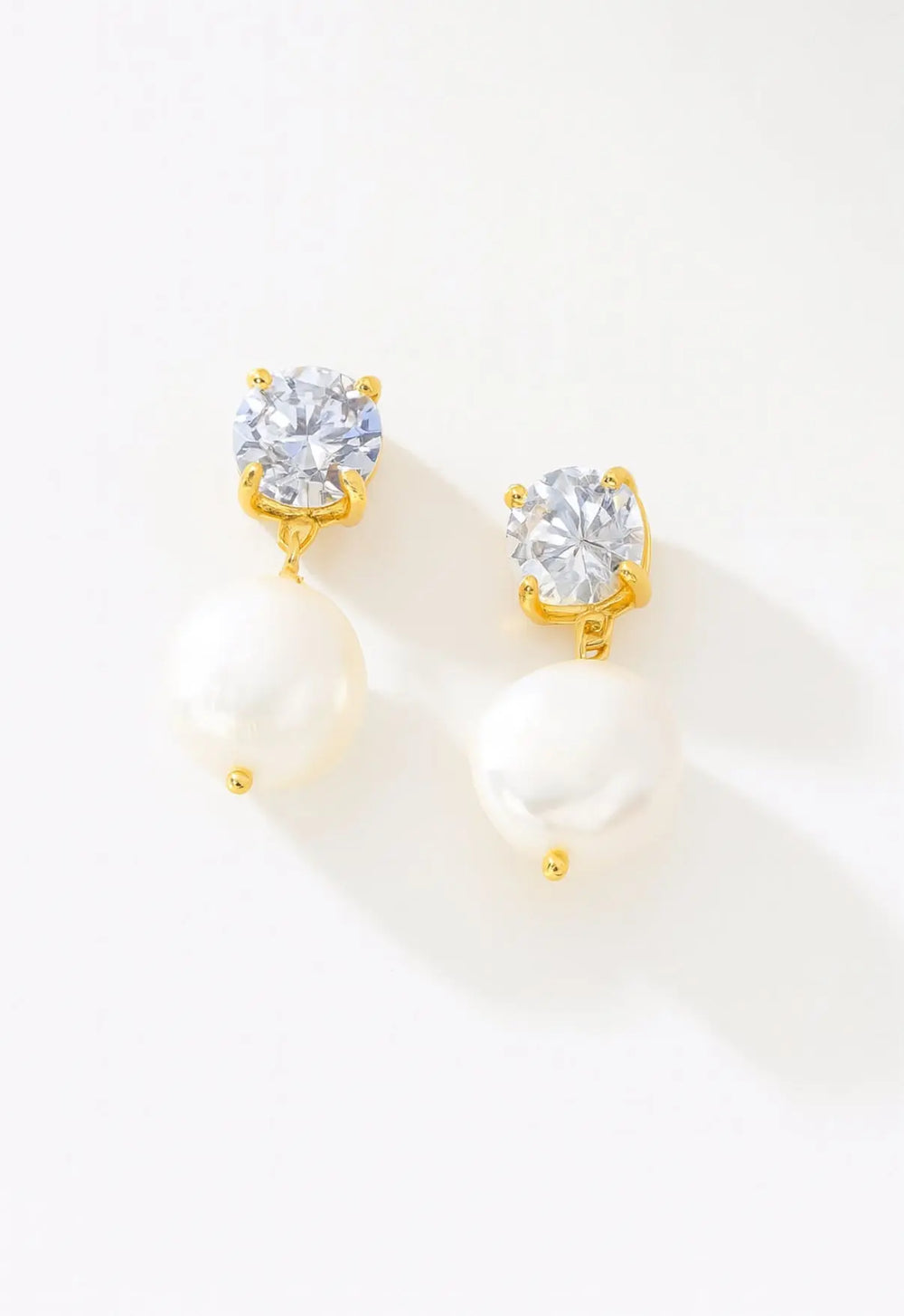 VIOLET CRYSTAL & PEARL BRIDAL EARRINGS GOLD Lolaknightofficial