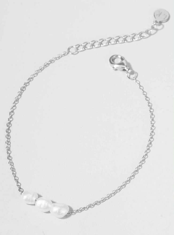 
                  
                    Load image into Gallery viewer, LETTIE PEARL BRACELET SILVER
                  
                