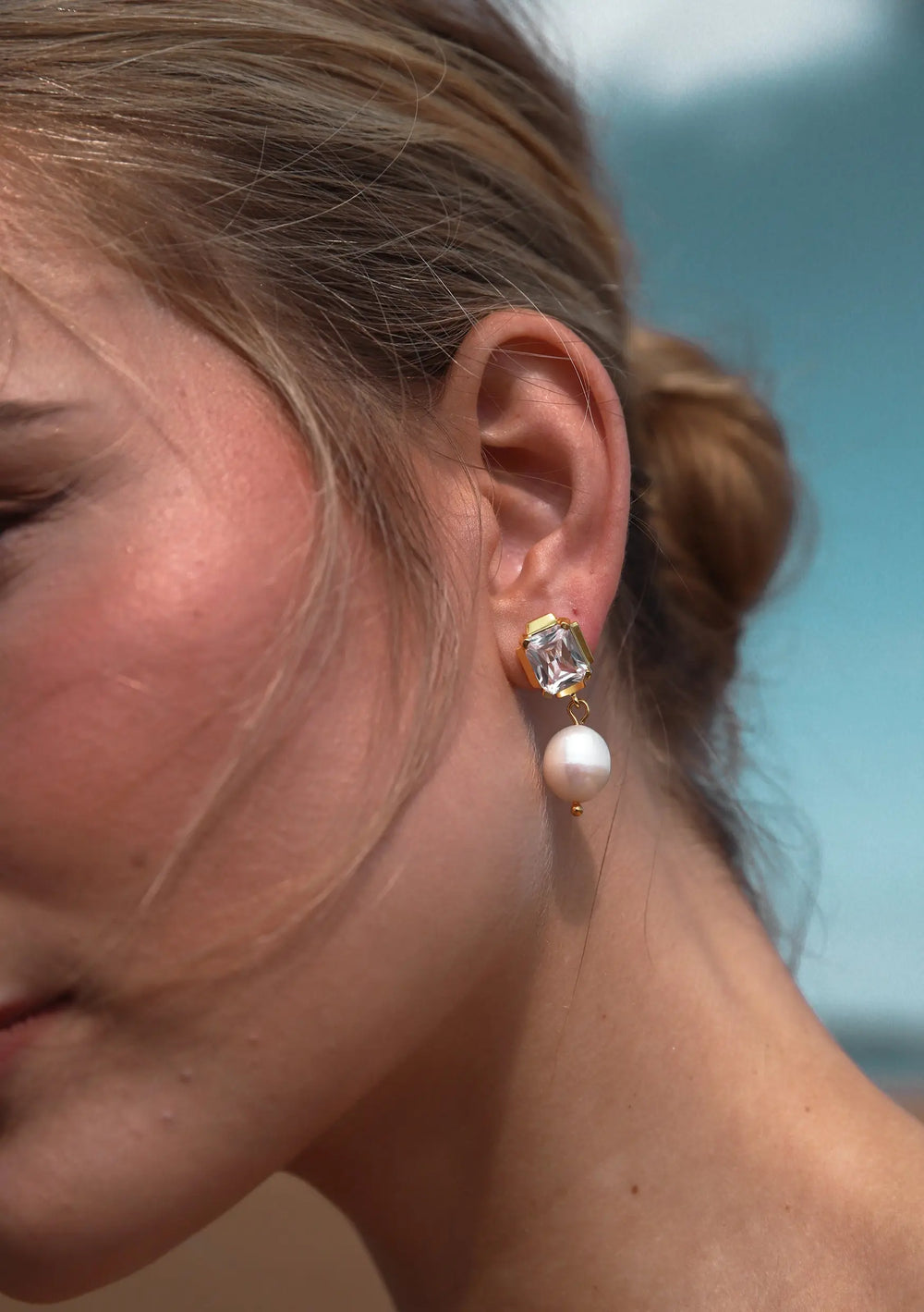 Crystal pearl bridal earrings