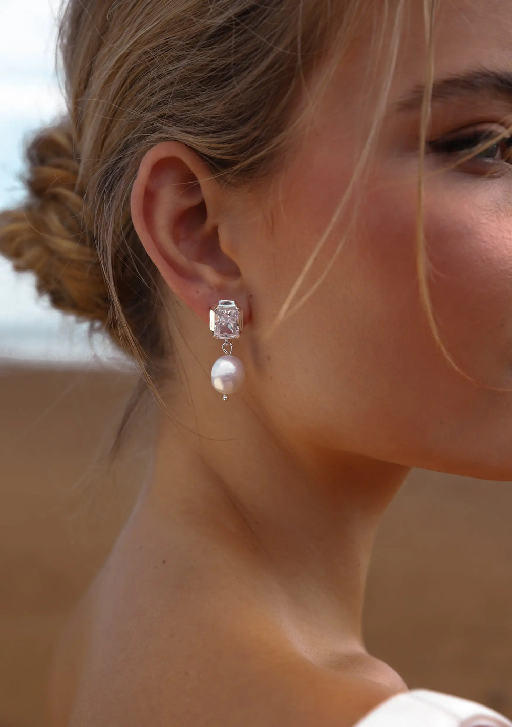 ADELLA CRYSTAL & PEARL BRIDAL EARRINGS SILVER Lolaknightofficial