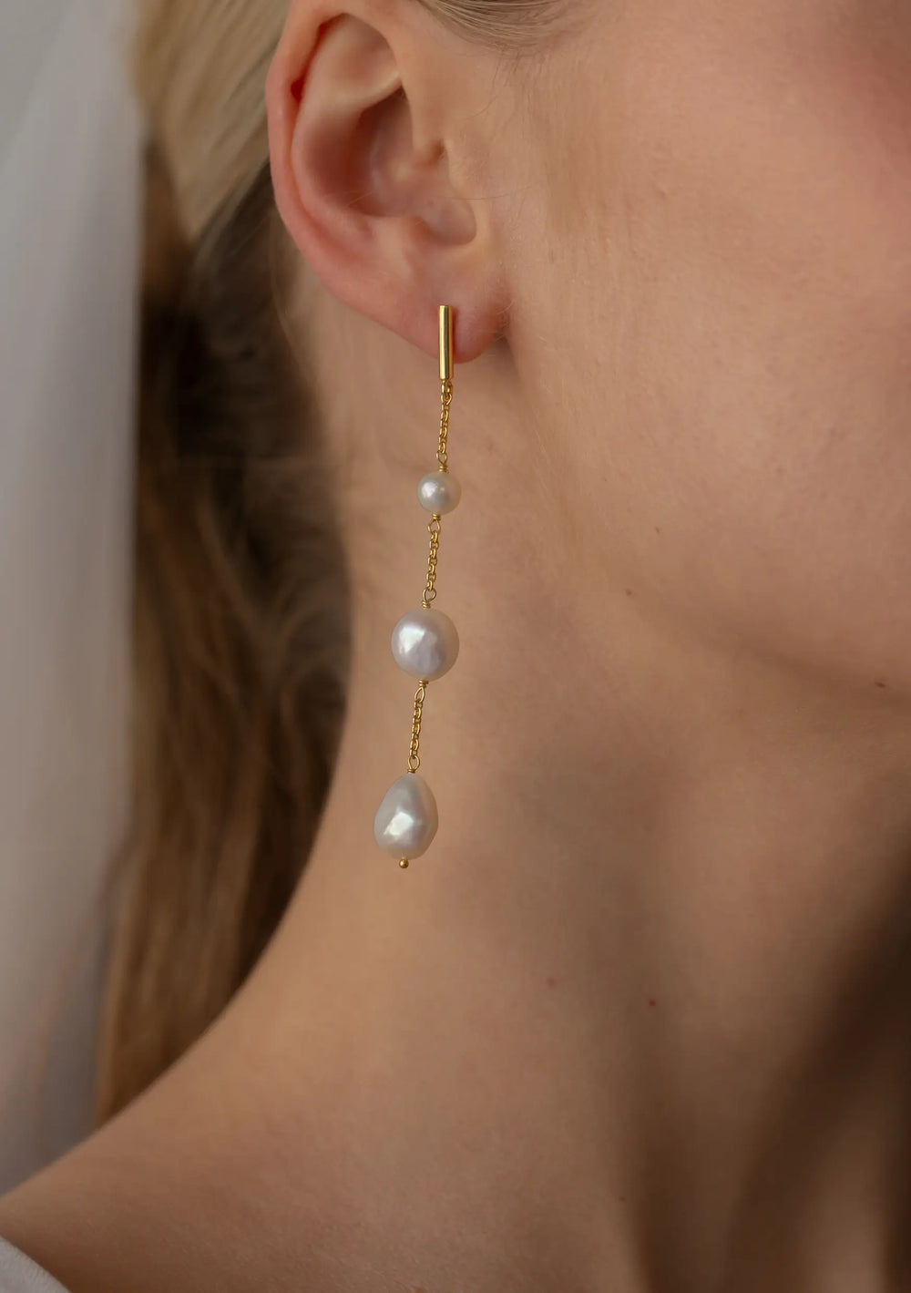 Pearl bridal earrings