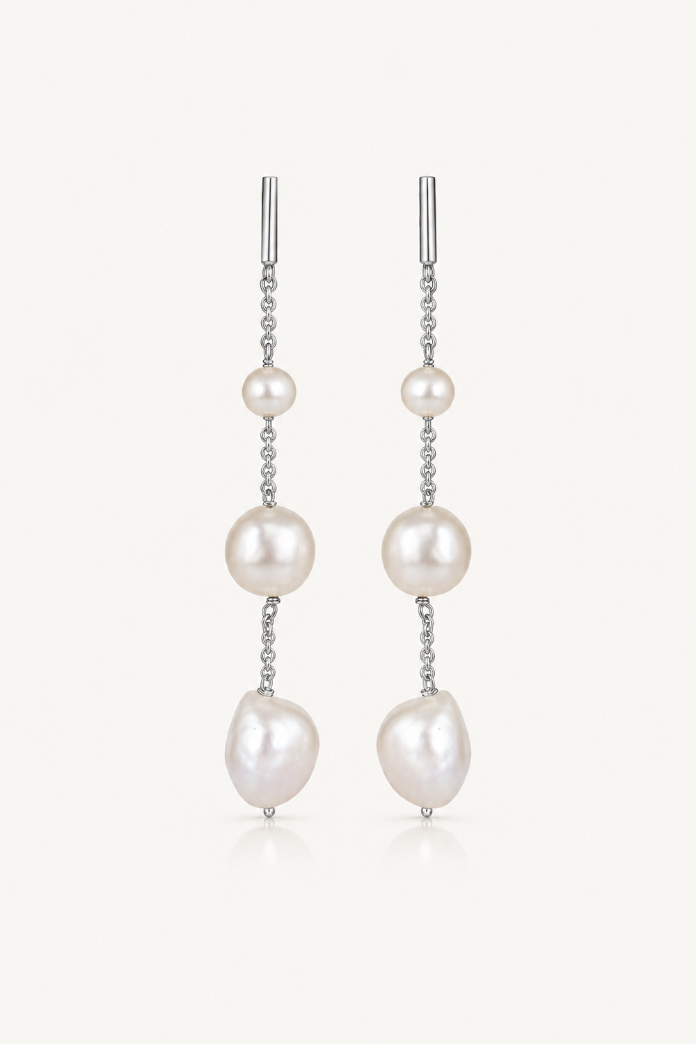 Stunning silver and pearl bridal earrings 