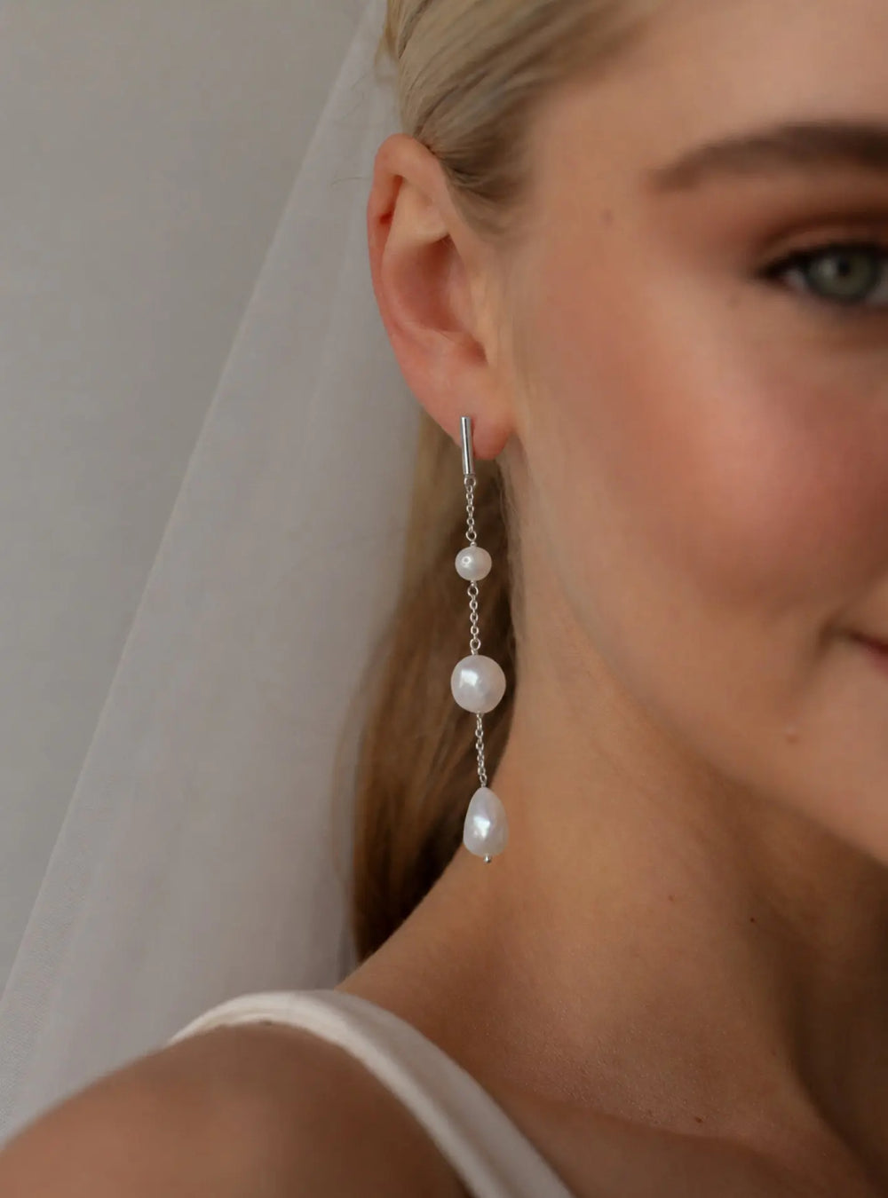 ALORA EARRINGS SILVER BRIDAL Lolaknightofficial