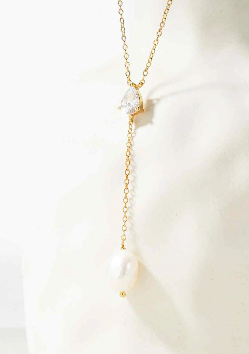 ANDI CRYSTAL PEARL NECKLACE 18K GOLD Lolaknightofficial