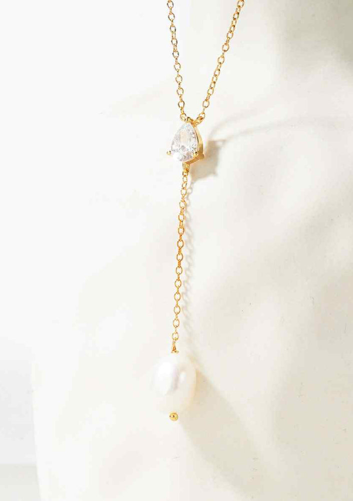 
                  
                    Load image into Gallery viewer, ANDI CRYSTAL PEARL NECKLACE 18K GOLD
                  
                