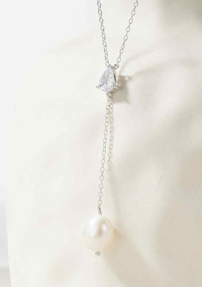 
                  
                    Load image into Gallery viewer, ANDI CRYSTAL PEARL NECKLACE SILVER
                  
                