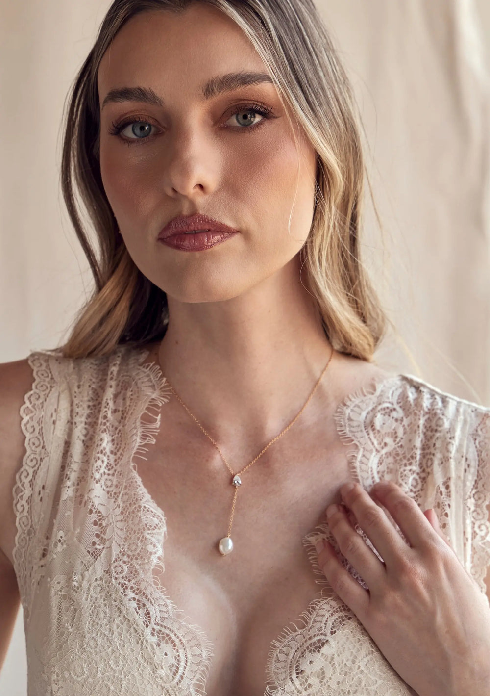 ANDI CRYSTAL PEARL NECKLACE 18K GOLD Lolaknightofficial