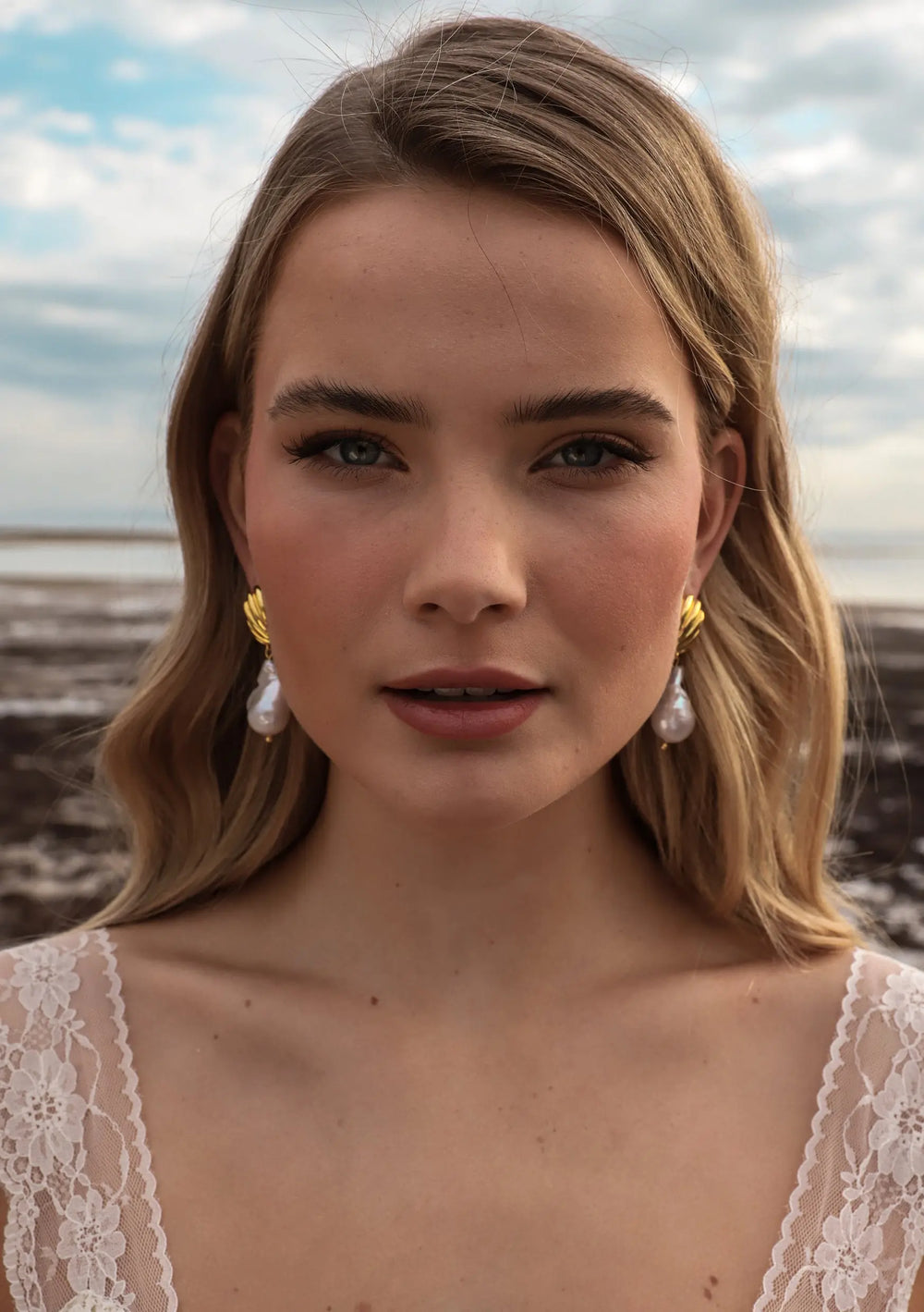 STATEMENT PEARL EARRINGS