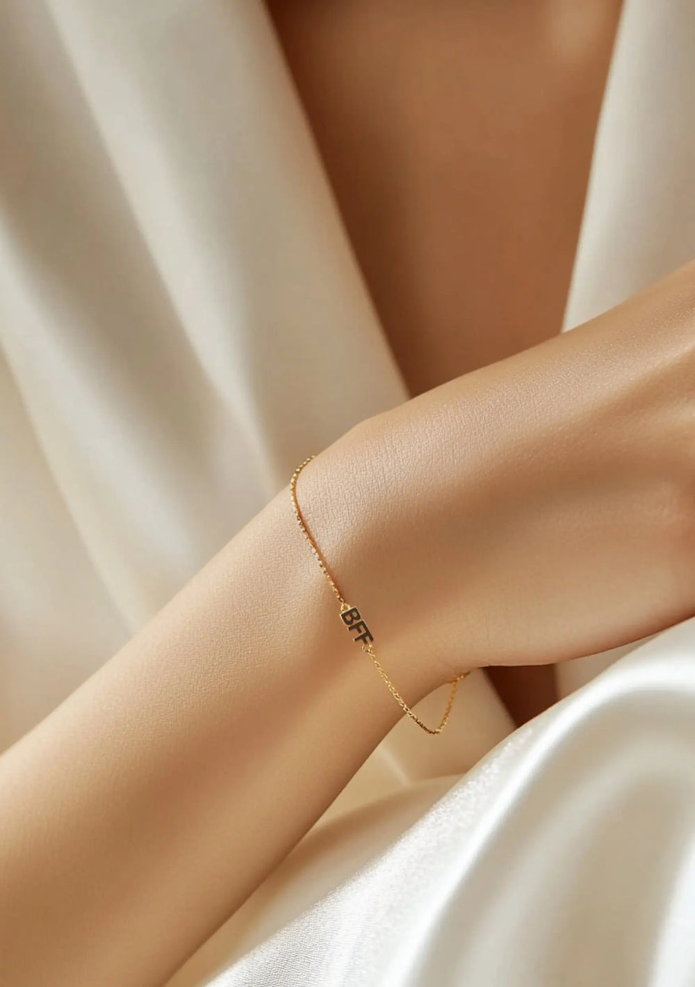 BFF BRACELET 18K GOLD Lolaknightofficial