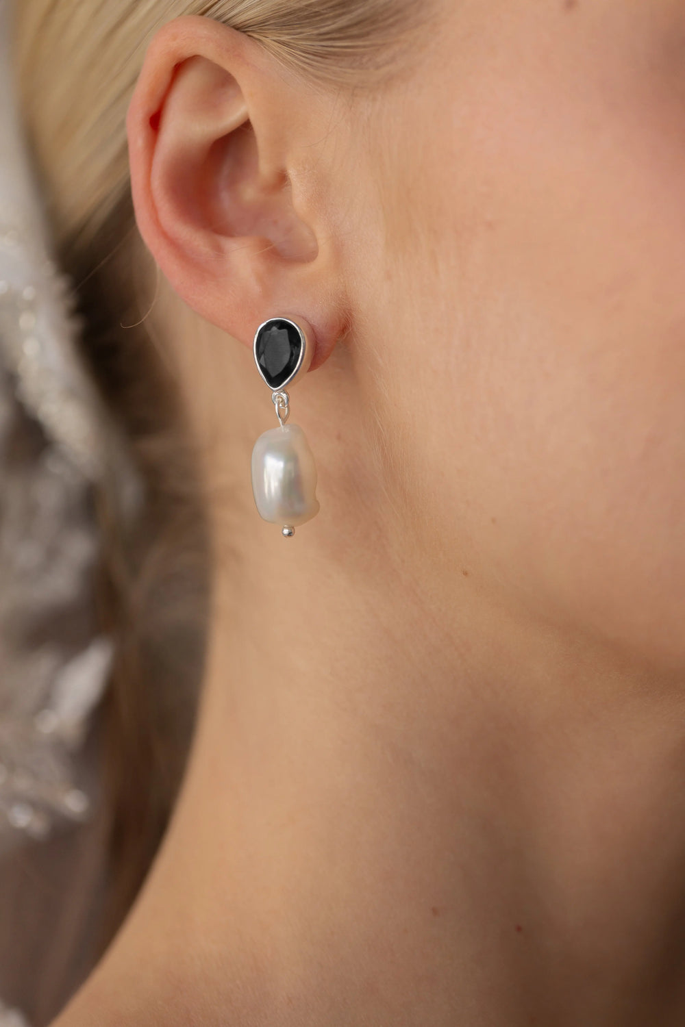 AUBREE BLACK EARRINGS SILVER Lolaknightofficial