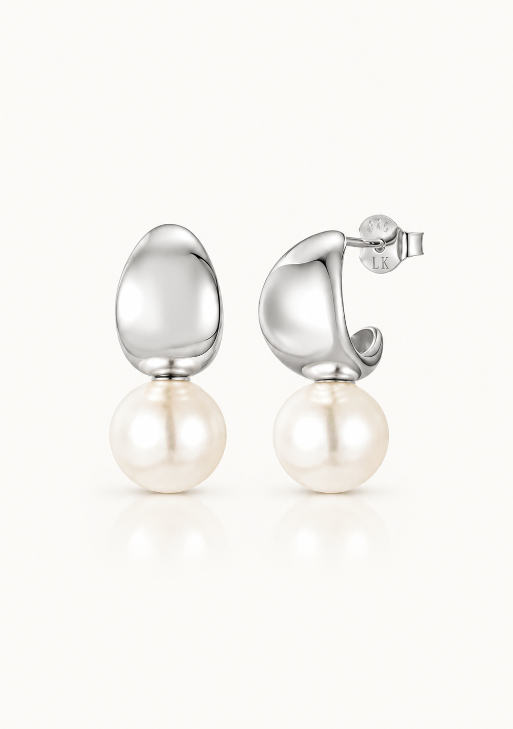 Beautiful chic wedding earrings for the modern bride. or the perfect gift for your bridesmaids 