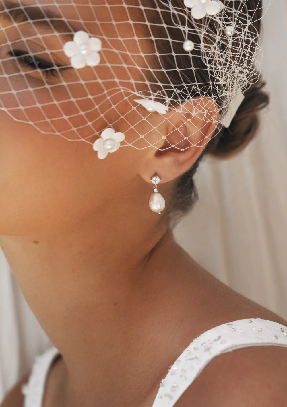 BROOKLYN CRYSTAL & PEARL BRIDAL EARRINGS SILVER Lolaknightofficial