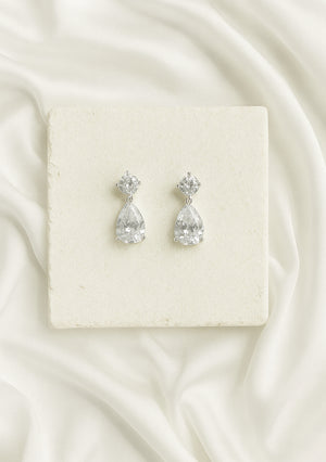 
                  
                    Load image into Gallery viewer, CARMEN CRYSTAL DROP EARRINGS SILVER
                  
                