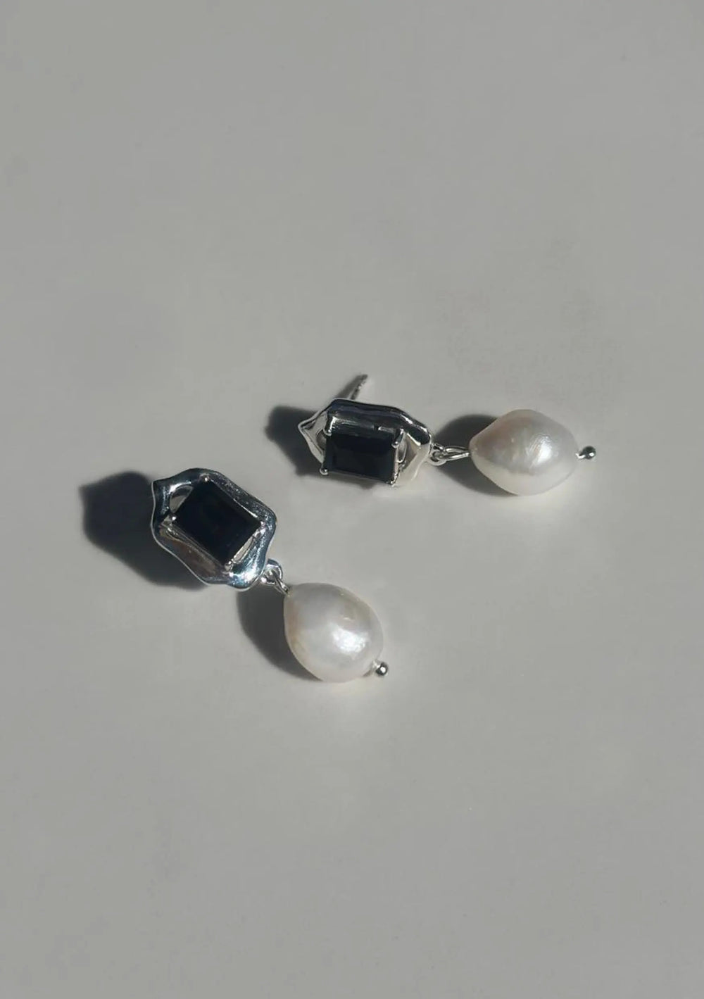 CELESTE BLACK EARRINGS SILVER Lolaknightofficial