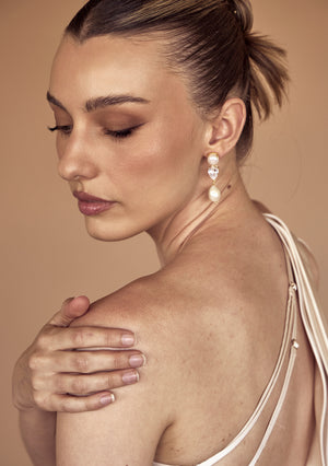 
                  
                    Load image into Gallery viewer, CELINE EARRINGS 18K GOLD
                  
                