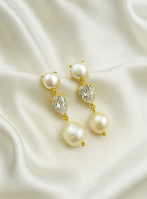 
                  
                    Load image into Gallery viewer, CELINE EARRINGS 18K GOLD
                  
                