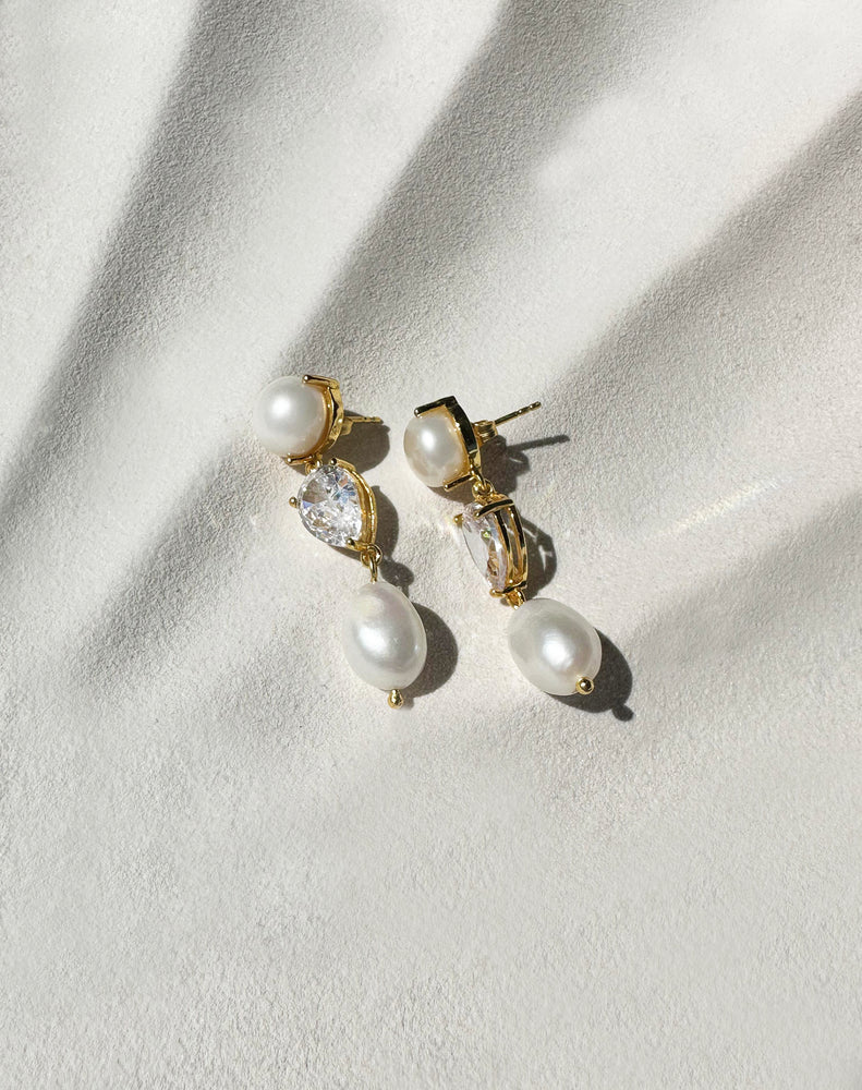 
                  
                    Load image into Gallery viewer, pearl bridal earrings
                  
                