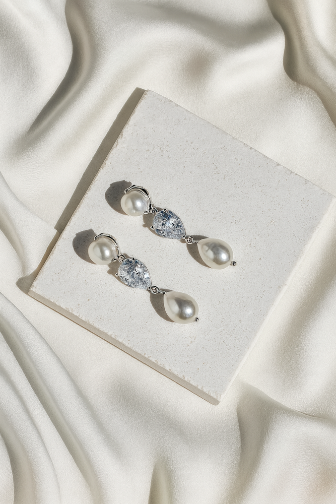 
                  
                    Load image into Gallery viewer, CELINE BRIDAL EARRINGS SILVER
                  
                