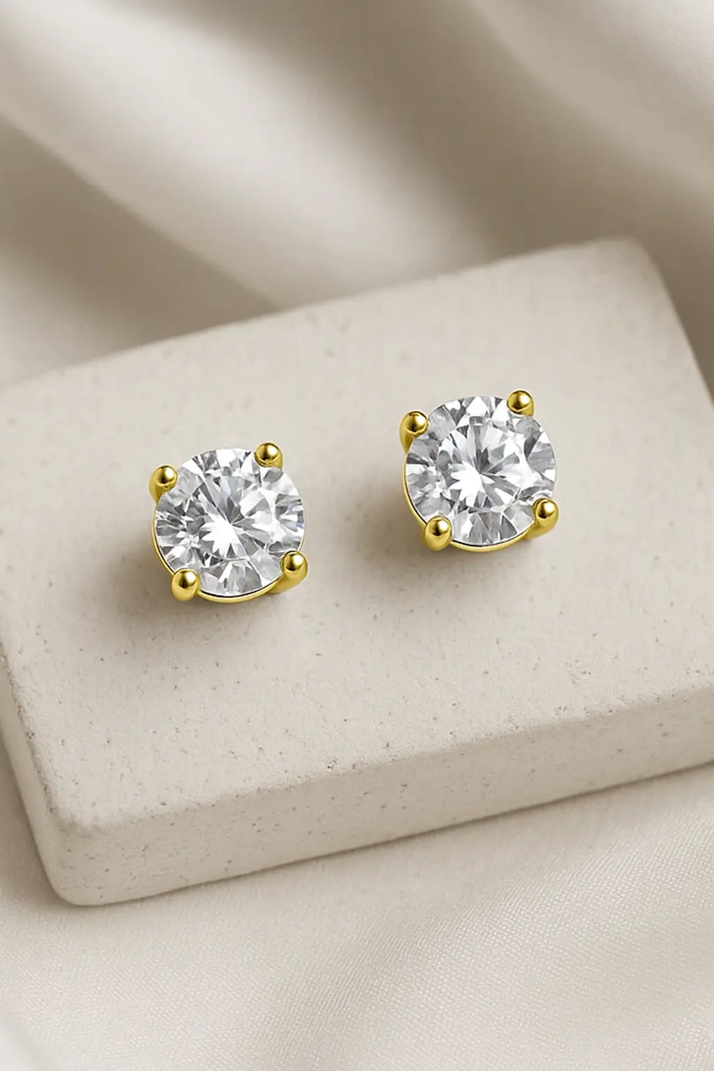 JACINTA CRYSTAL STUD EARRINGS 18K GOLD Lolaknightofficial