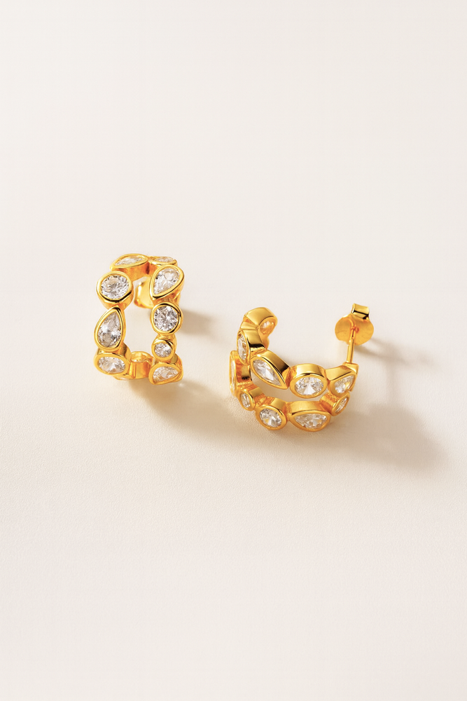 
                  
                    Load image into Gallery viewer, SIA CRYSTAL HOOP EARRINGS 18K GOLD
                  
                