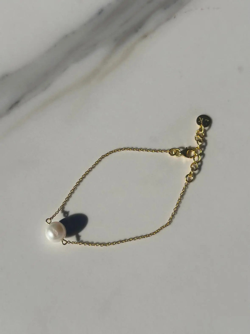 CHRISTIE PEARL BRACELET 18K GOLD Lolaknightofficial