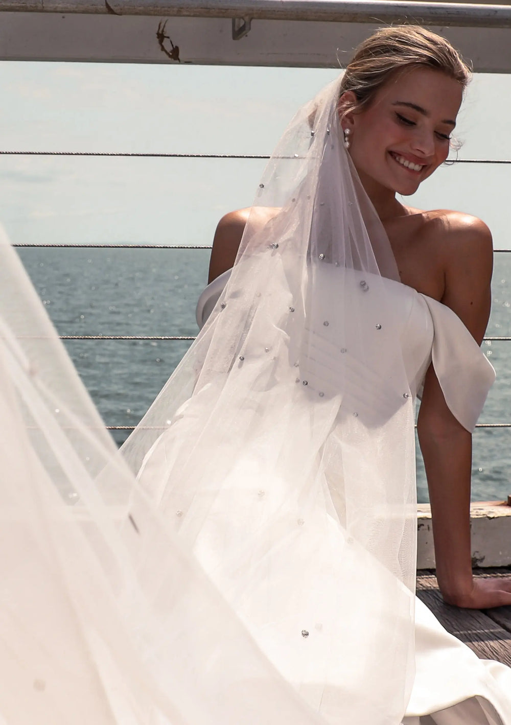 CRYSTAL IVORY WEDDING VEIL Lolaknightofficial