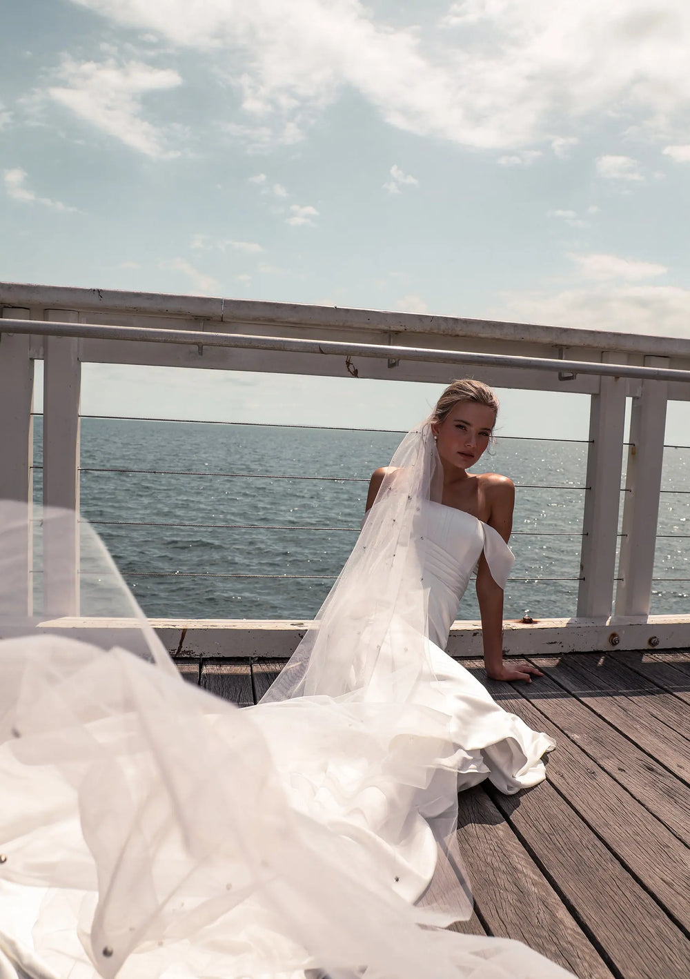 CRYSTAL IVORY WEDDING VEIL Lolaknightofficial