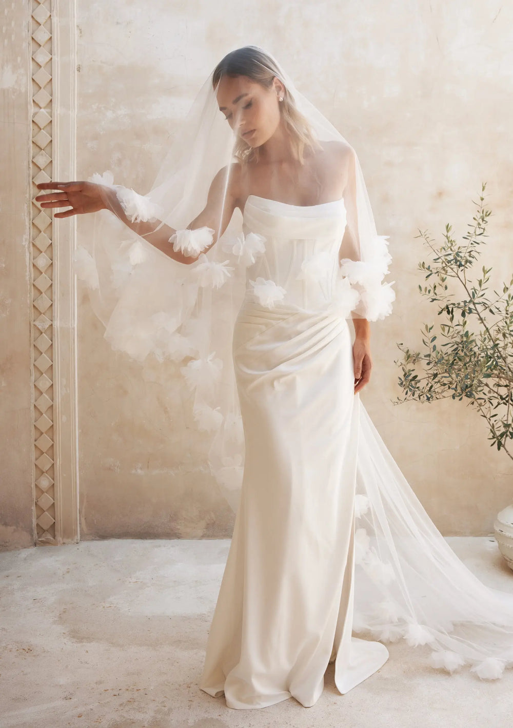 DELANIE 3M IVORY FLOWER WEDDING VEIL Lolaknightofficial