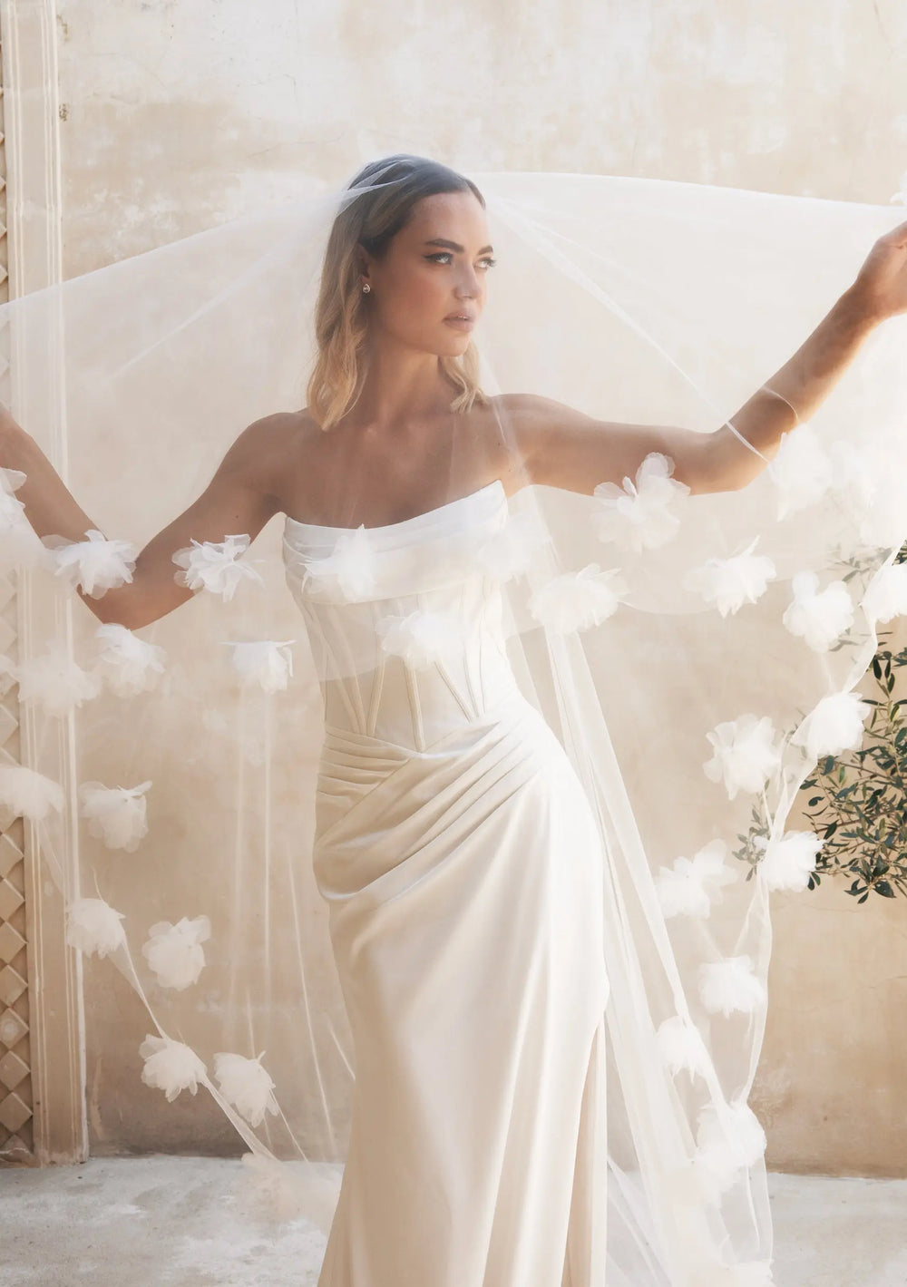 DELANIE 3M IVORY FLOWER WEDDING VEIL Lolaknightofficial