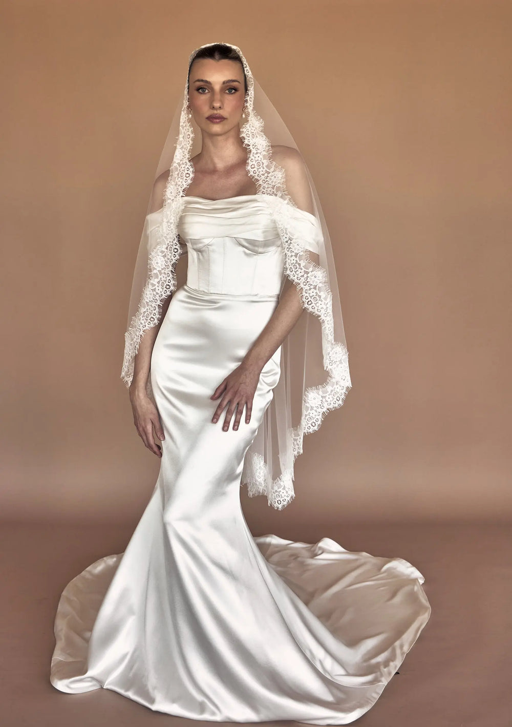 DANIELA IVORY MANTILLA LACE WEDDING VEIL Lolaknightofficial