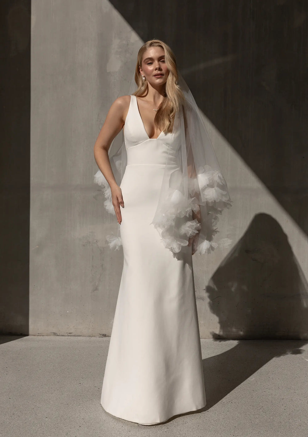 DELANIE IVORY FLOWER WEDDING VEIL Lolaknightofficial
