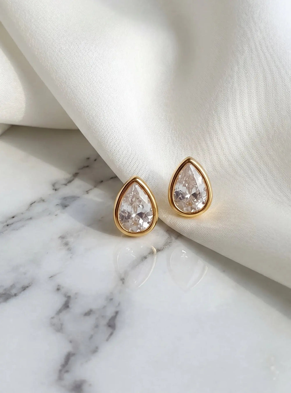 ELISE BRIDAL EARRINGS 18K GOLD Lolaknightofficial