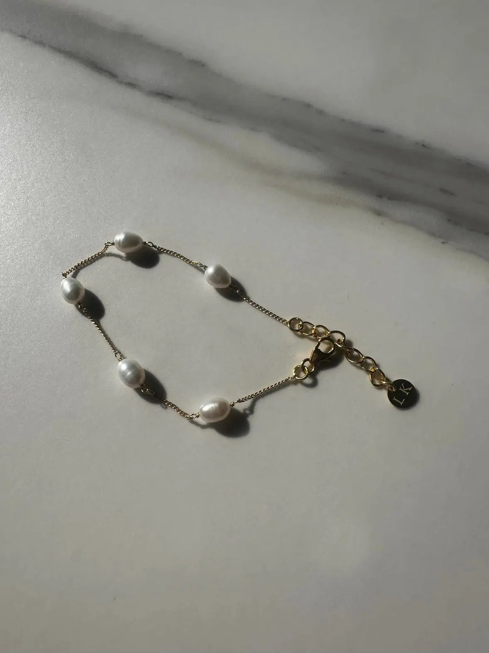 FAITH PEARL BRACELET 18K GOLD Lolaknightofficial