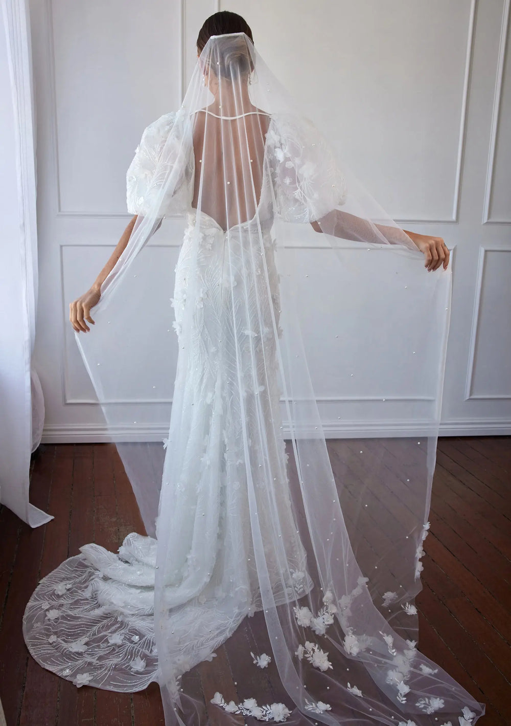 GABRIELLA IVORY LACE PEARL WEDDING VEIL Lolaknightofficial