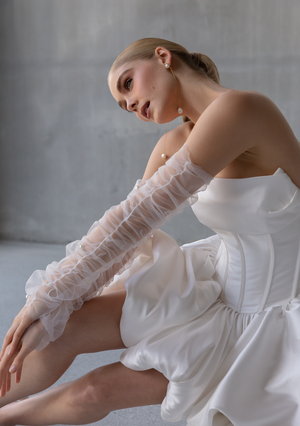 
                  
                    Load image into Gallery viewer, HAVANA PEARL GLOVES
                  
                