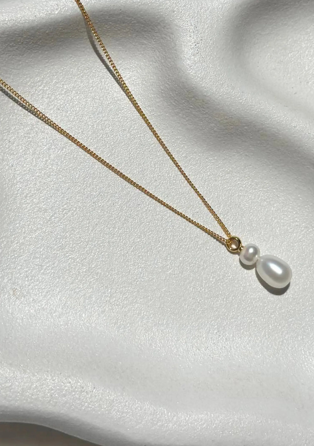 HOLLY PEARL NECKLACE 18K GOLD Lolaknightofficial