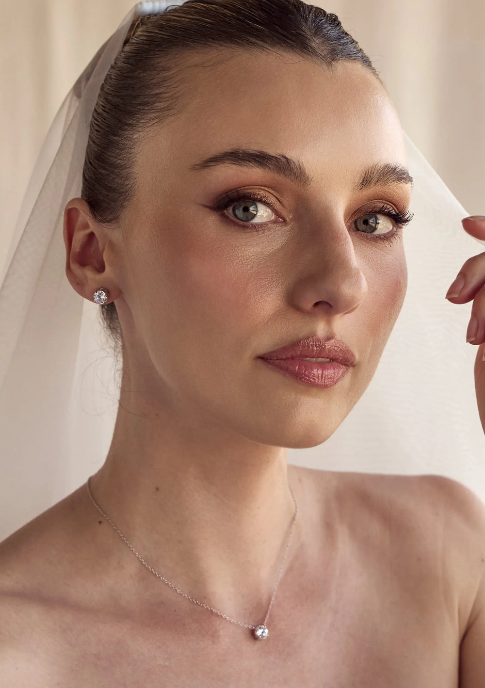 JACINTA CRYSTAL STUD EARRINGS SILVER Lolaknightofficial