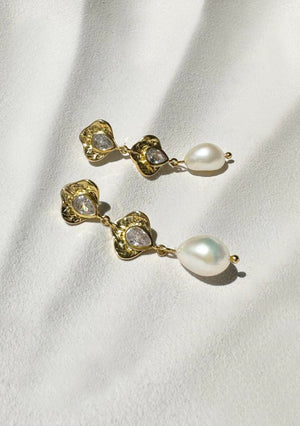 
                  
                    Load image into Gallery viewer, pearl bridal earrings
                  
                