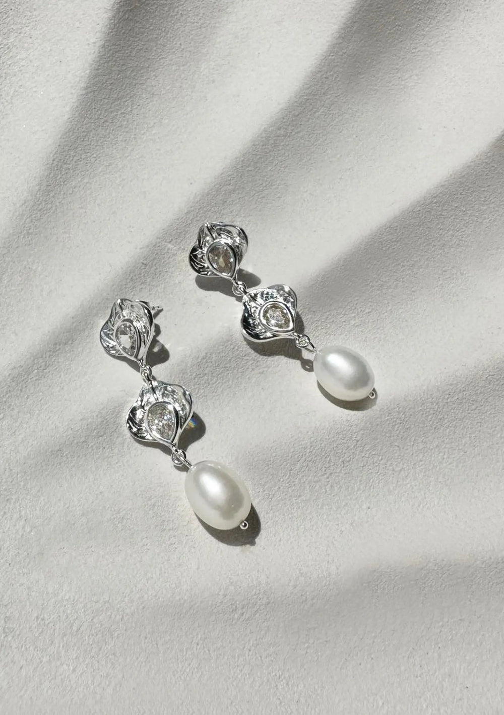 JULIETTE BRIDAL EARRINGS SILVER Lolaknightofficial