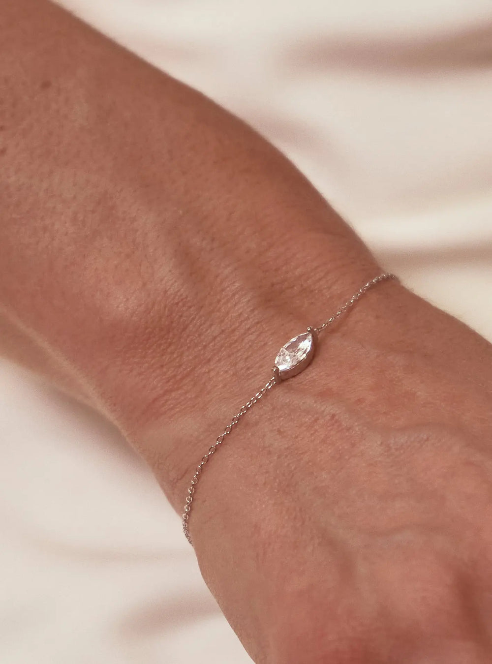 FREYA CRYSTAL BRIDAL BRACELET SILVER Lolaknightofficial
