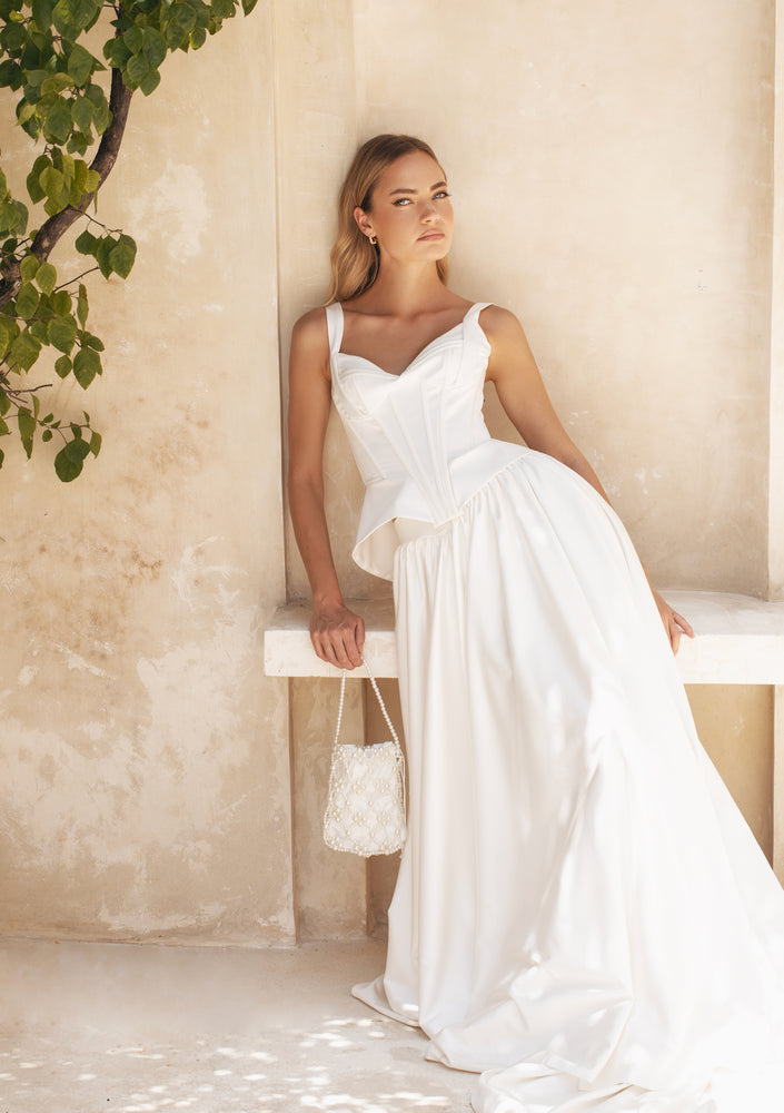 
                  
                    Load image into Gallery viewer, LEO IVORY PEARL BAG
                  
                