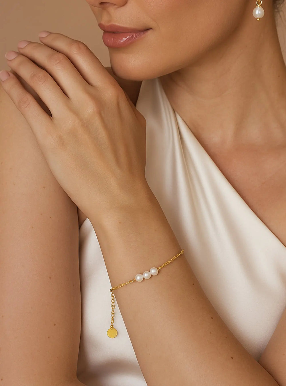 LETTIE PEARL BRIDAL BRACELET 18K GOLD Lolaknightofficial