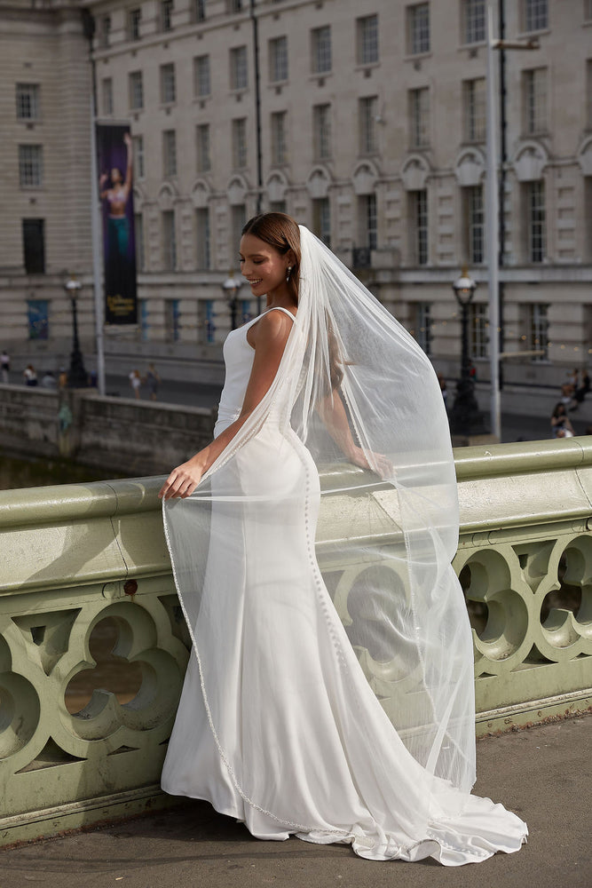 
                  
                    Load image into Gallery viewer, MAEVE IVORY CRYSTAL &amp;amp; PEARL WEDDING VEIL
                  
                