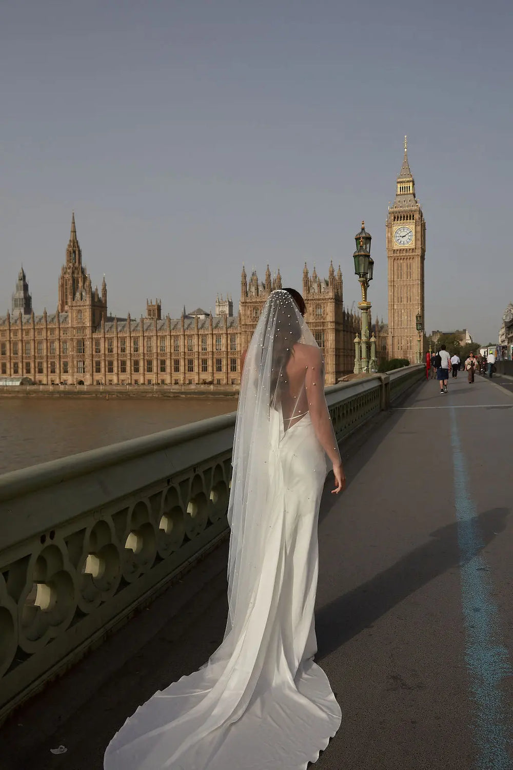 ELEANOR IVORY PEARL WEDDING VEIL Lolaknightofficial