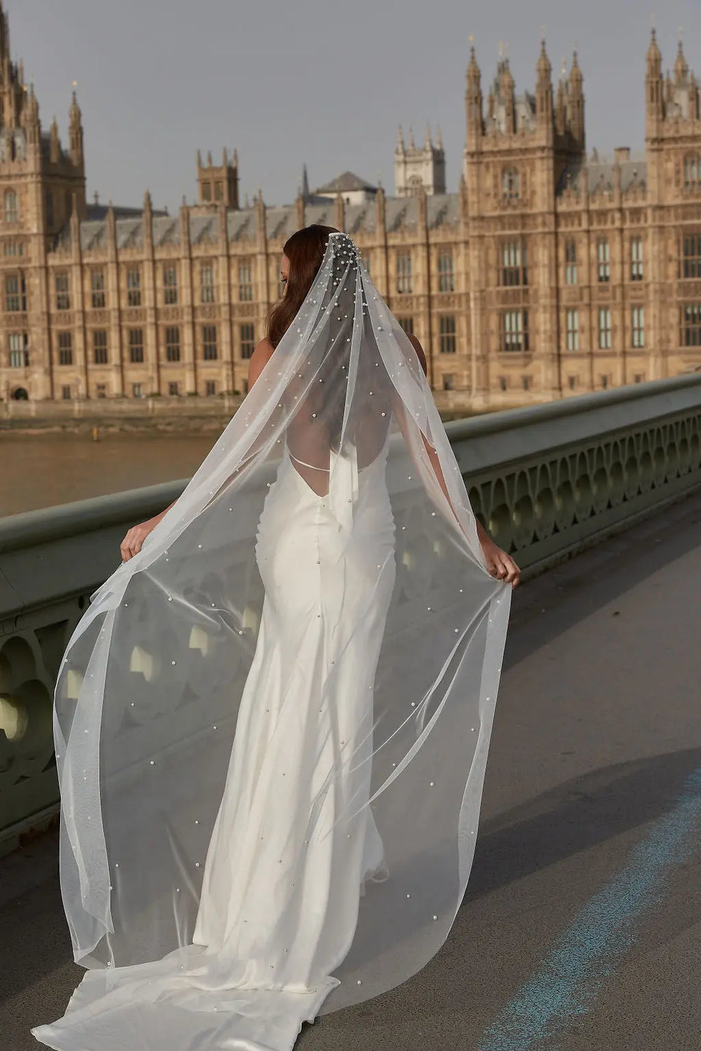 ELEANOR IVORY PEARL WEDDING VEIL Lolaknightofficial