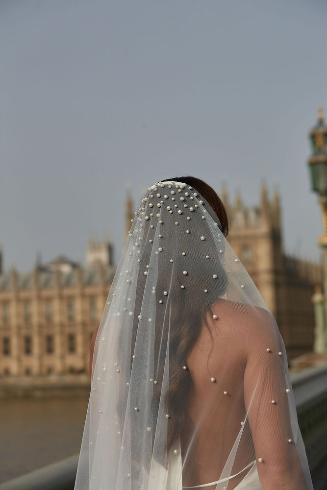
                  
                    Load image into Gallery viewer, ELEANOR IVORY PEARL WEDDING VEIL
                  
                